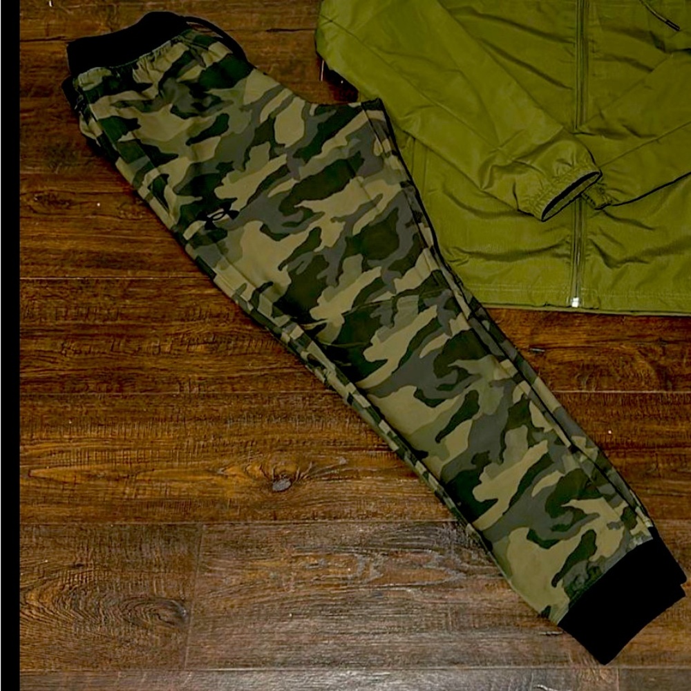 Under Armour Green Camo Pants